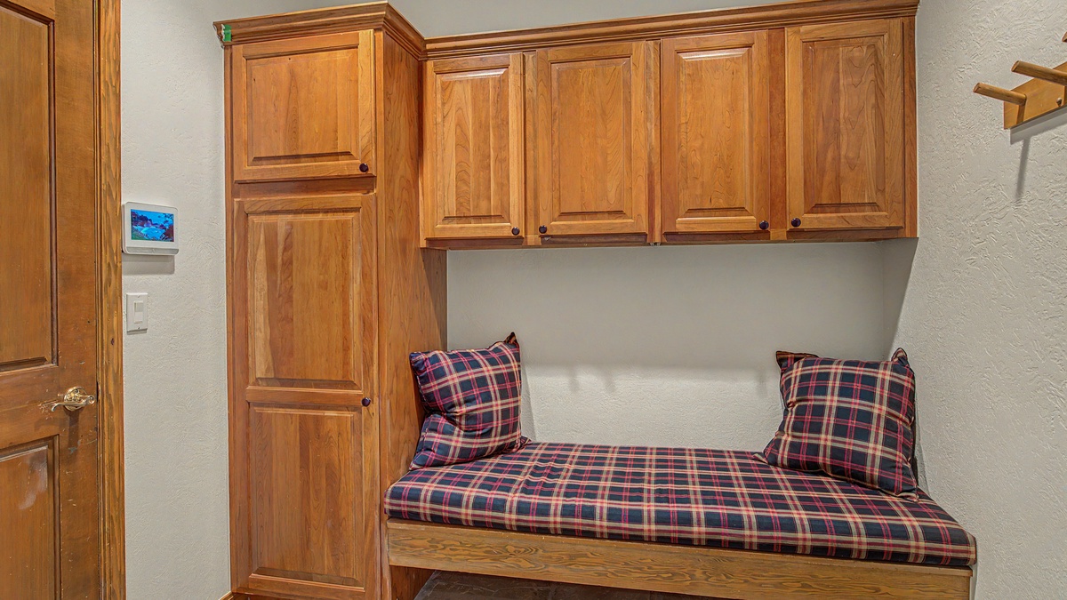 Mudroom, Main Level - Built-in bench seating with storage