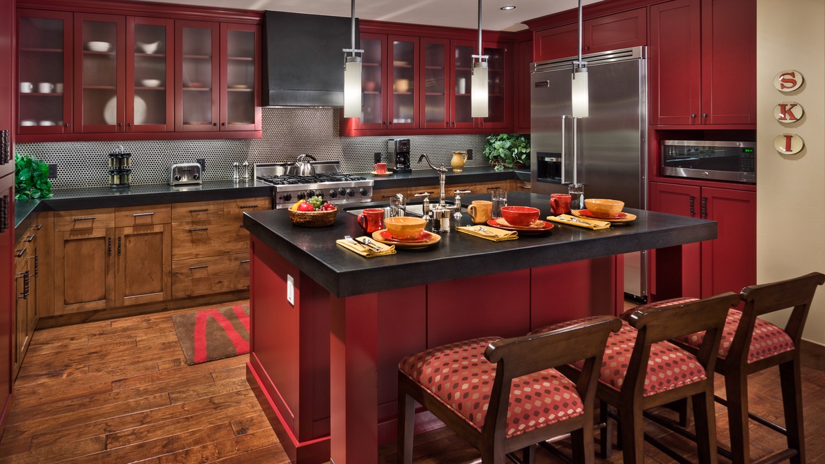 Kitchen, Main Level - Island with seating