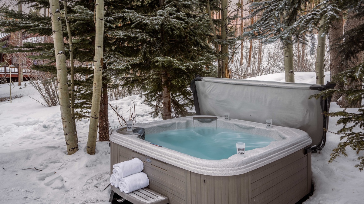 Private hot tub