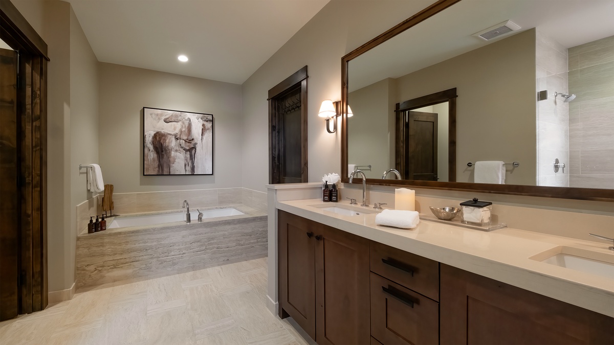 Bedroom 4, Main Level - Ensuite