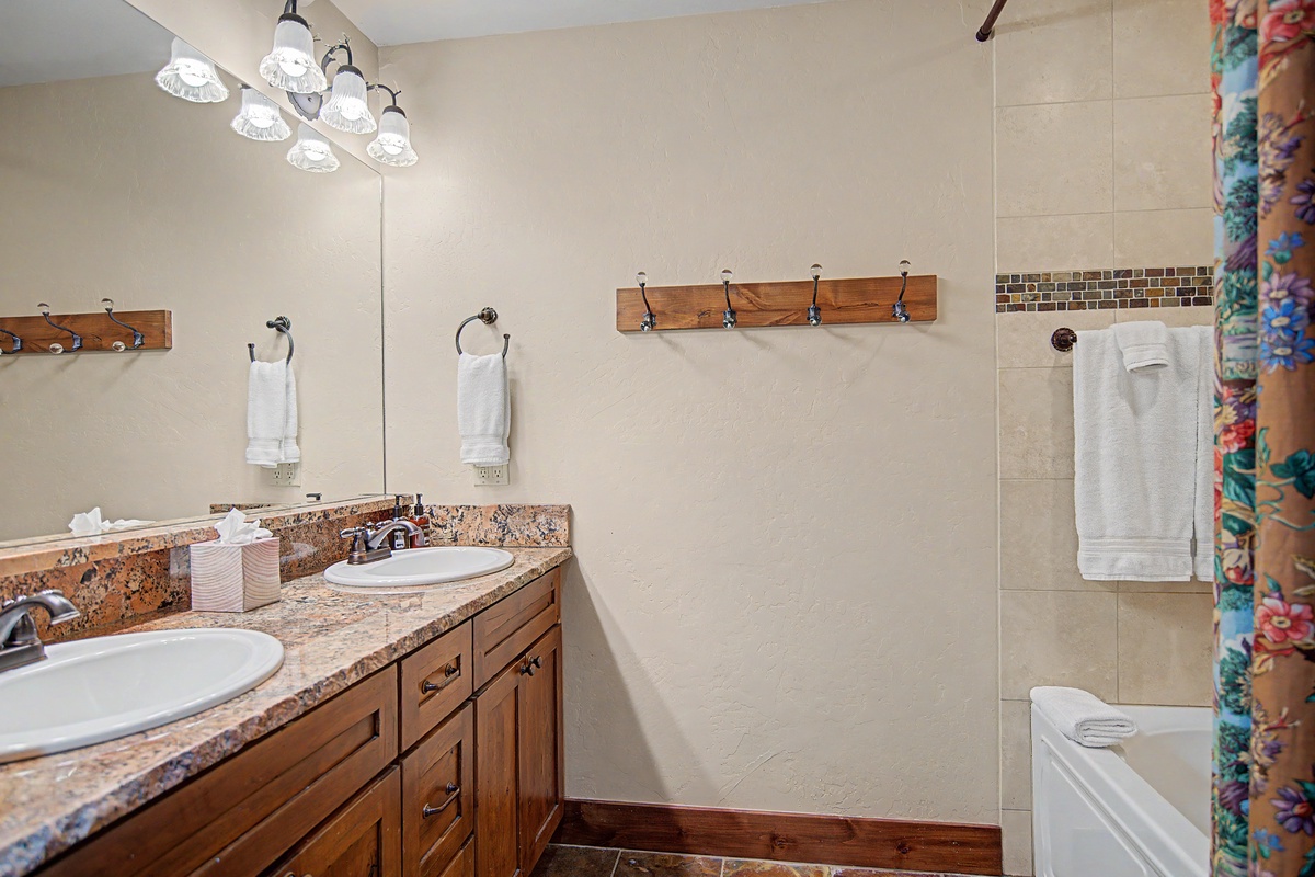 Bedroom 4, Lower Level - Ensuite with double vanity
