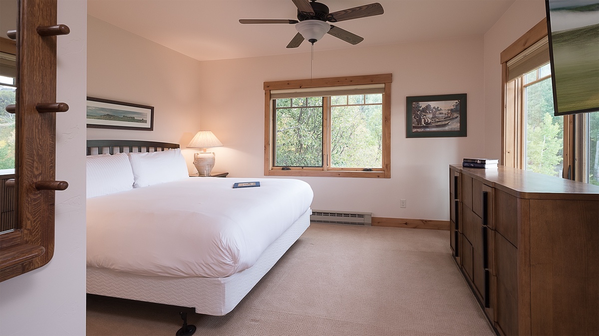 Bedroom 4, Lower Level - King suite