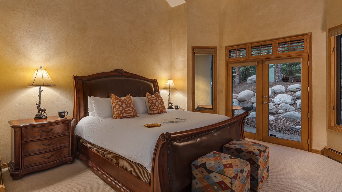 Bedroom 1, Main Level - Primary king suite on main level