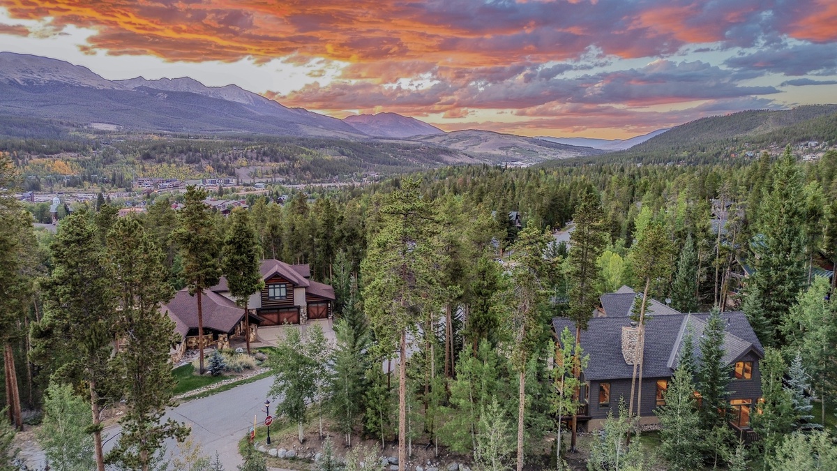 Exterior - Aerial view with mountain and valley views