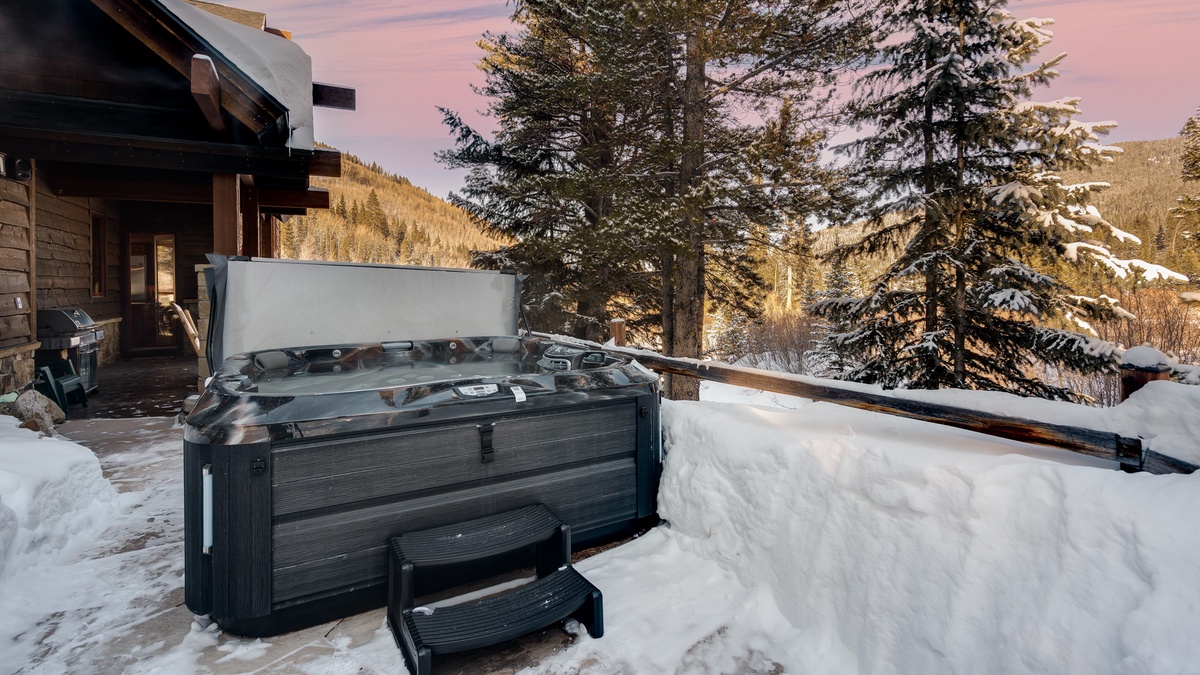 Private hot tub