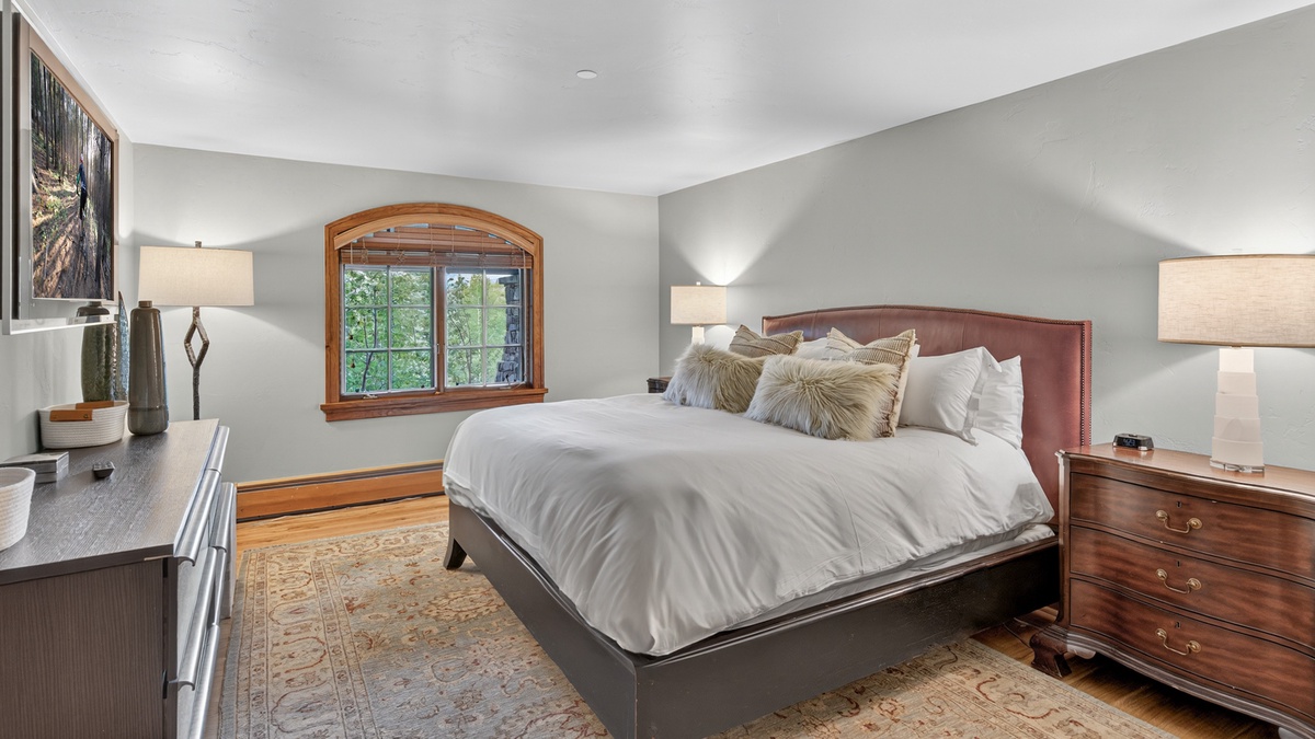 Bedroom 4, Lower Level - King bedroom