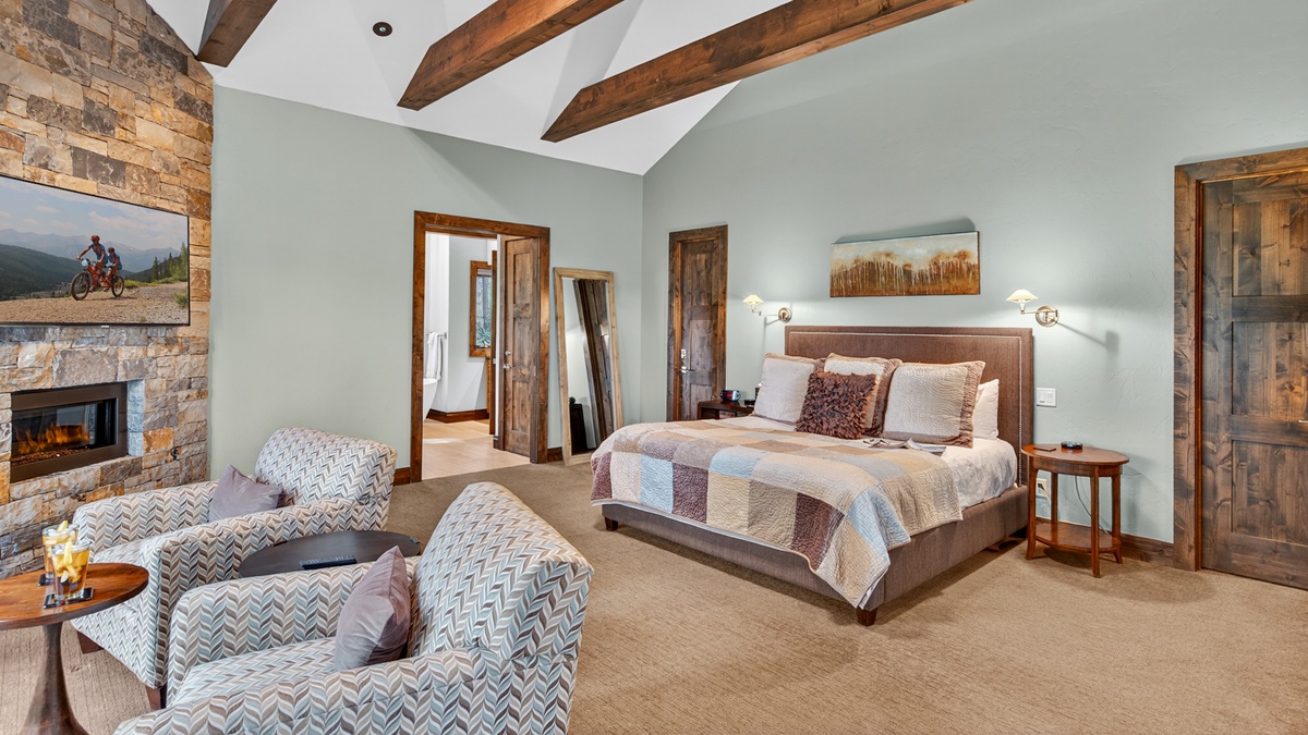 Bedroom 1, Main Level - Primary suite