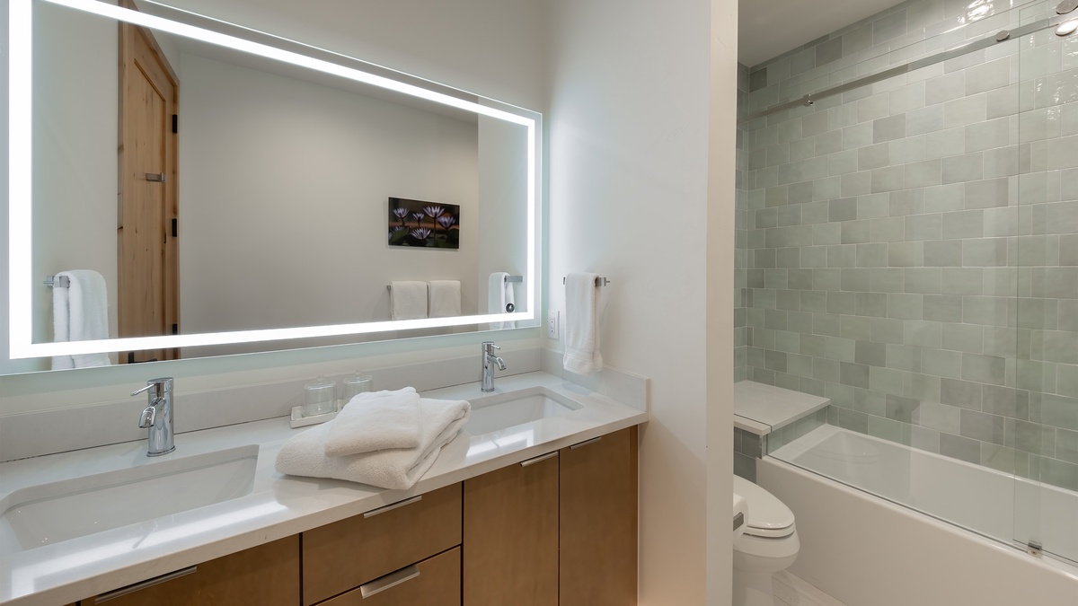 King Bedroom 2 ensuite