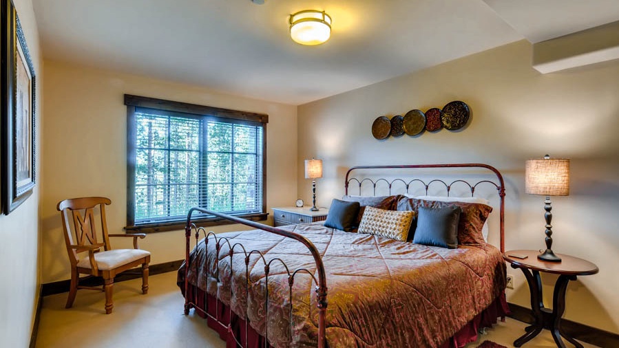 Bedroom 8, Lower Level - Apartment level king room