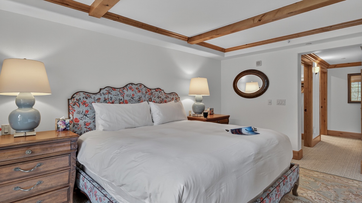 Bedroom 1, Main Level - King suite