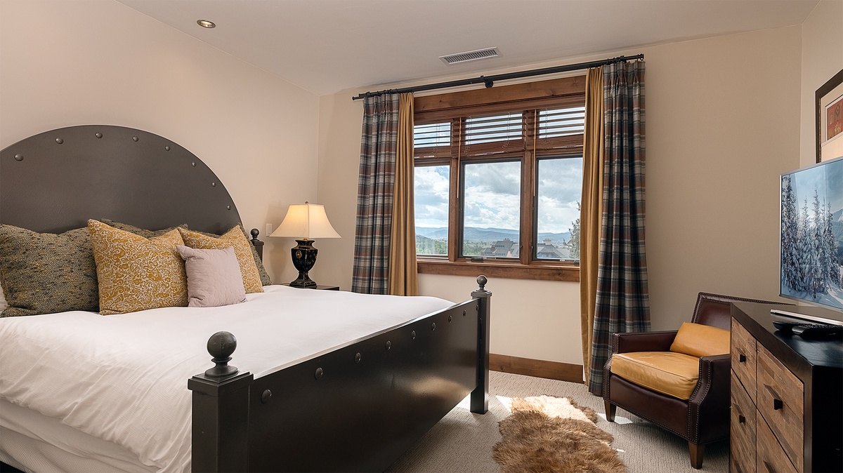 Bedroom 2, Main Level - King bedroom with mountain views