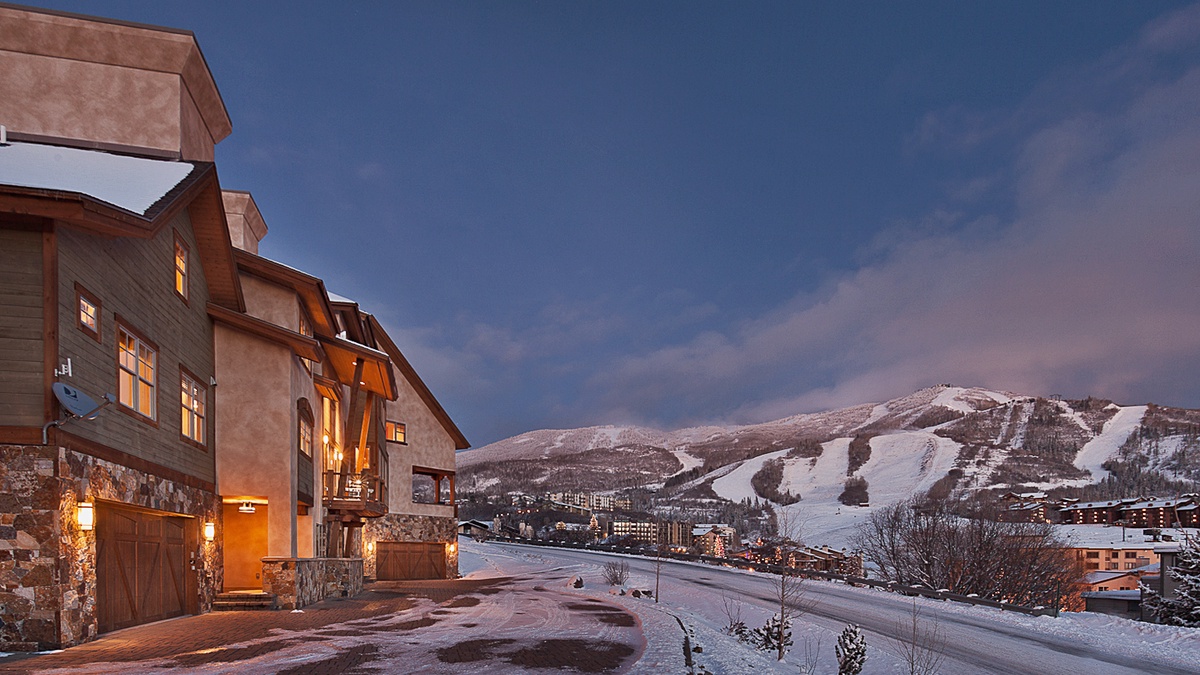 Welcome to Sunshine Peak Chalet!