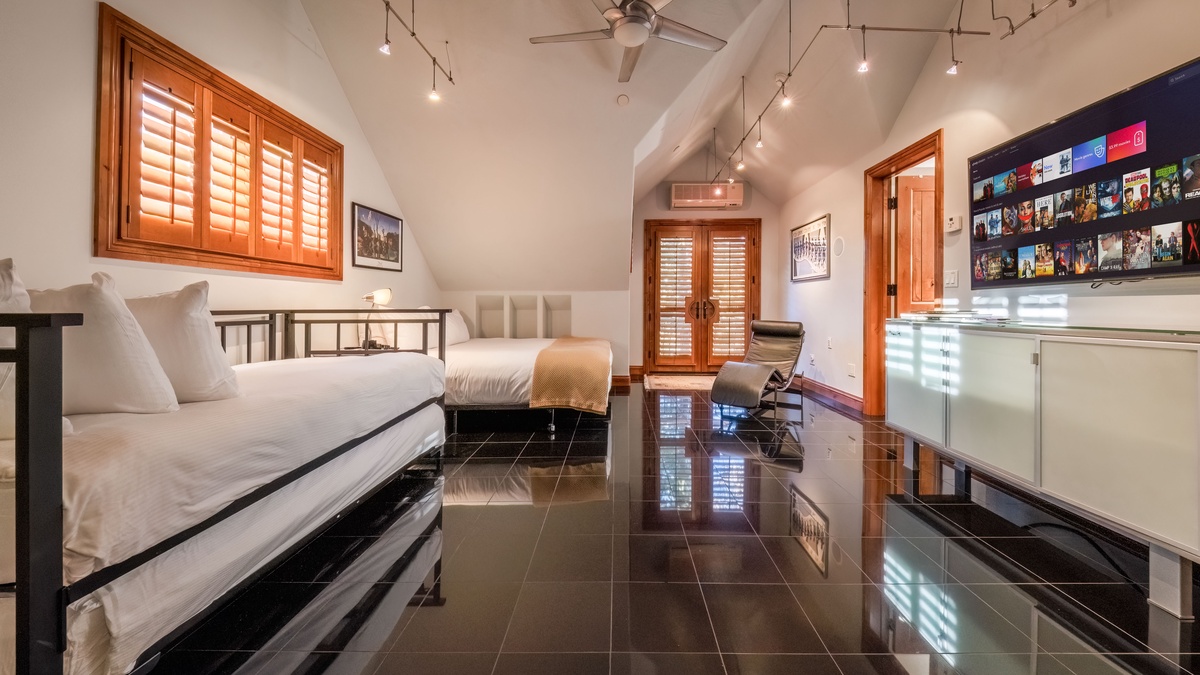 Bedroom 4, Upper Level - King bed with two twin beds