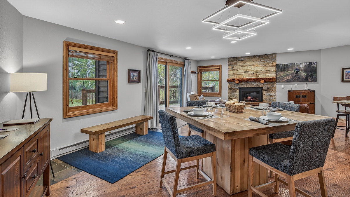 Great Room, Main Level - Seating area with fireplace