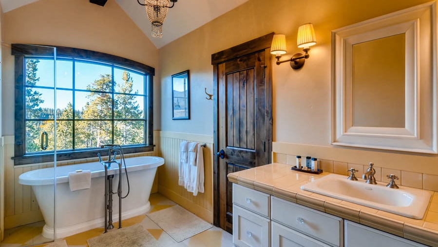 Bedroom 6, Upper Level - Full bed and twin trundle room 1 ensuite