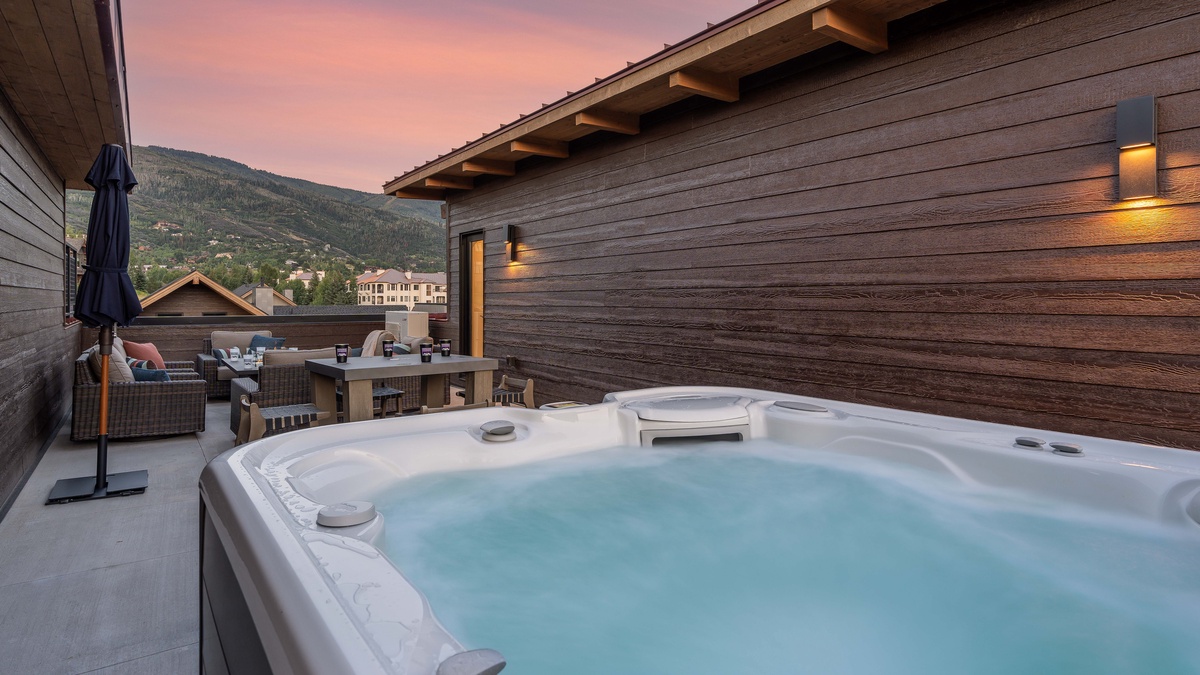 Hot Tub, Rooftop Level - With views
