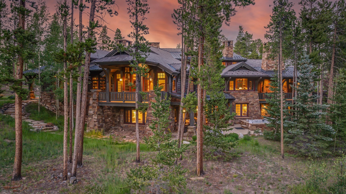 Welcome to Alpine Grandeur