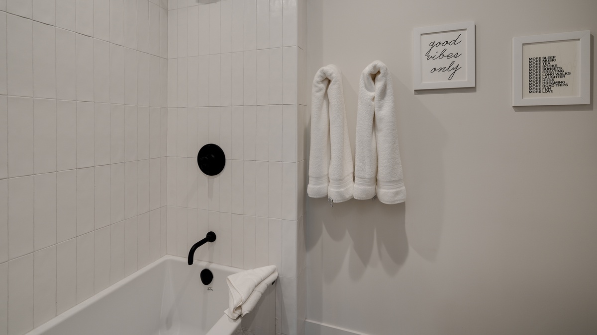 Bedroom 2 - King Ensuite Bathroom