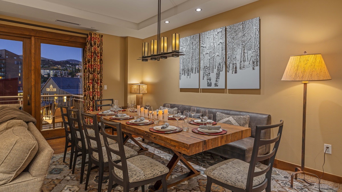 Dining Area, Main Level - Seating for 10