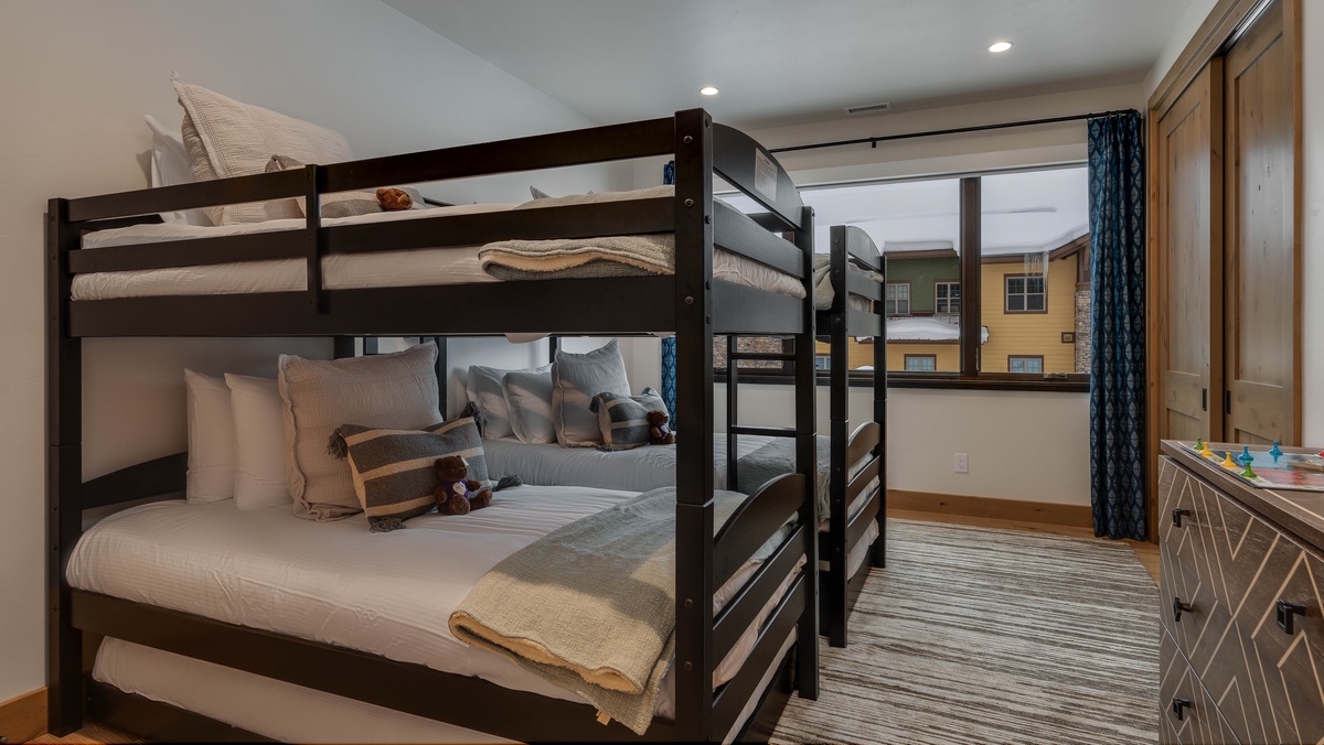 Bunk bedroom on lower level