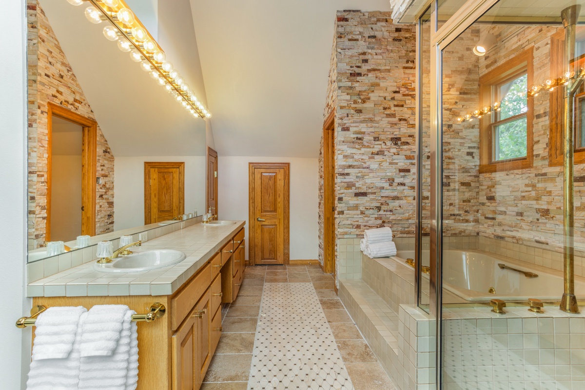 Bedroom 2, Upper Level - Ensuite