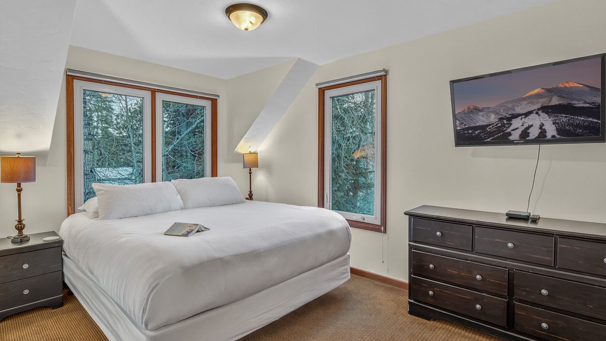 Raven's Call Bedroom 1, Upper Level - King suite