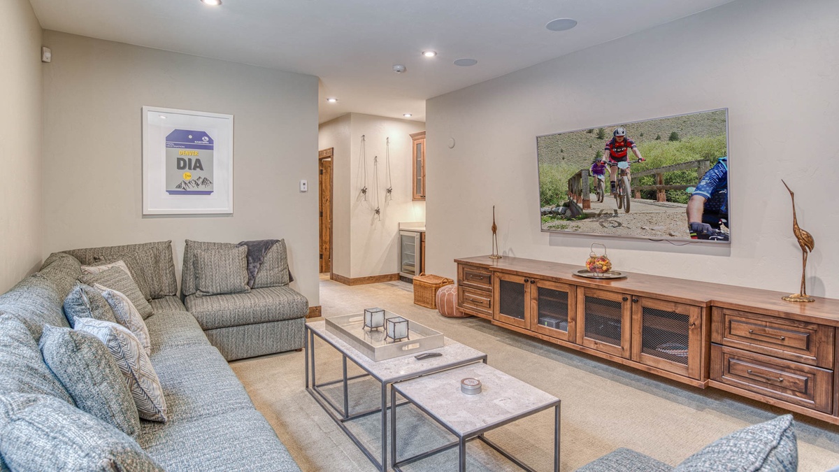 Family Area, Lower Level,