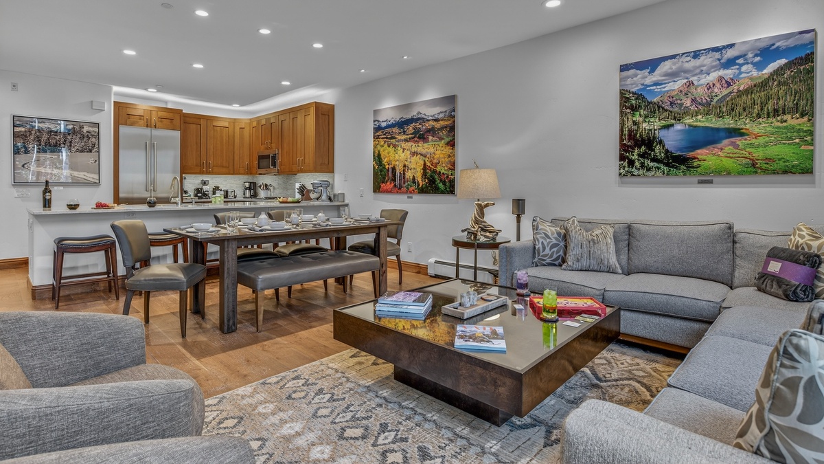 Living Area, Main Level