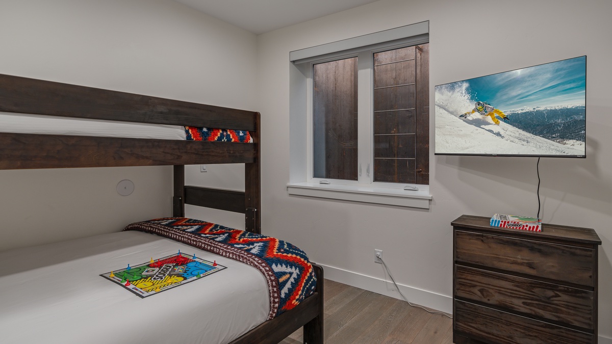 Second bunkroom on the lower level with one twin-over-queen bunk