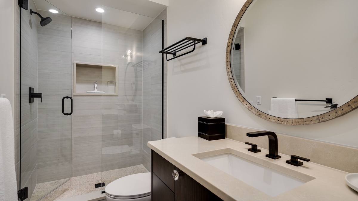 Bedroom 3, Lower Level - King ensuite on lower level