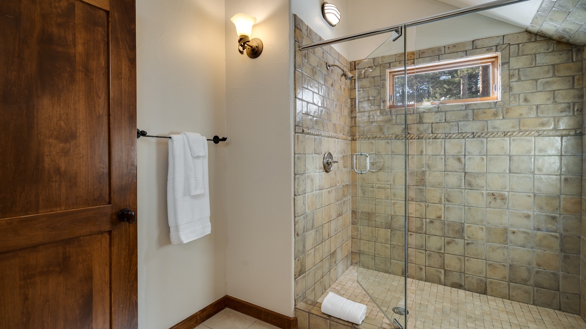 Bedroom 4, Upper Level - King suite on upper level ensuite