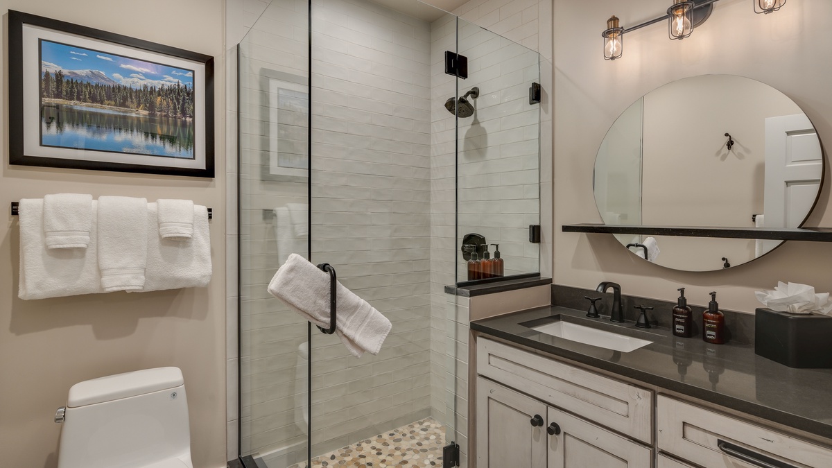 Bedroom 5, Lower Level - King ensuite on lower level