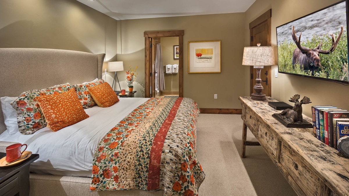 Bedroom 2, Main Level - King suite