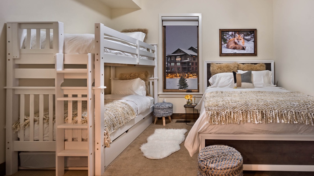 Bunk bedroom on lower level