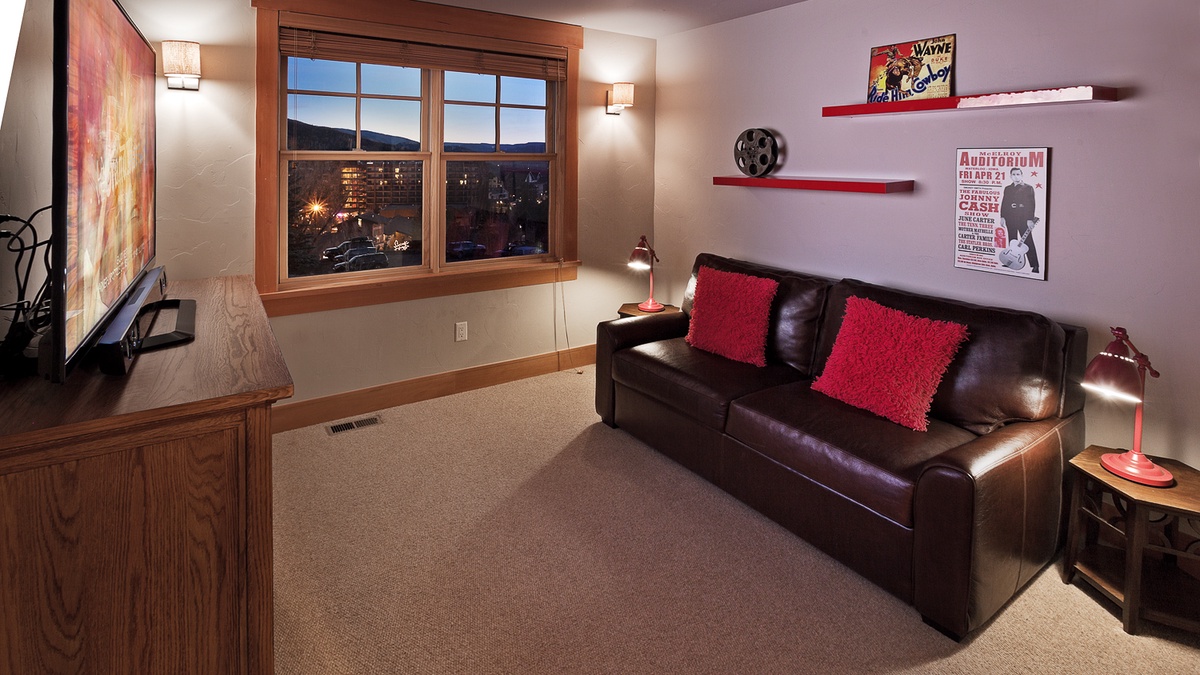 Sunshine Peak family room