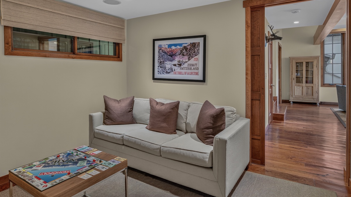 Family Room, Main Level - Sofa seating area