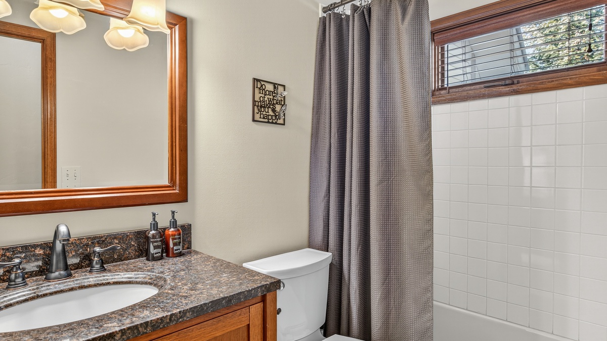 Raven's Call main floor bath