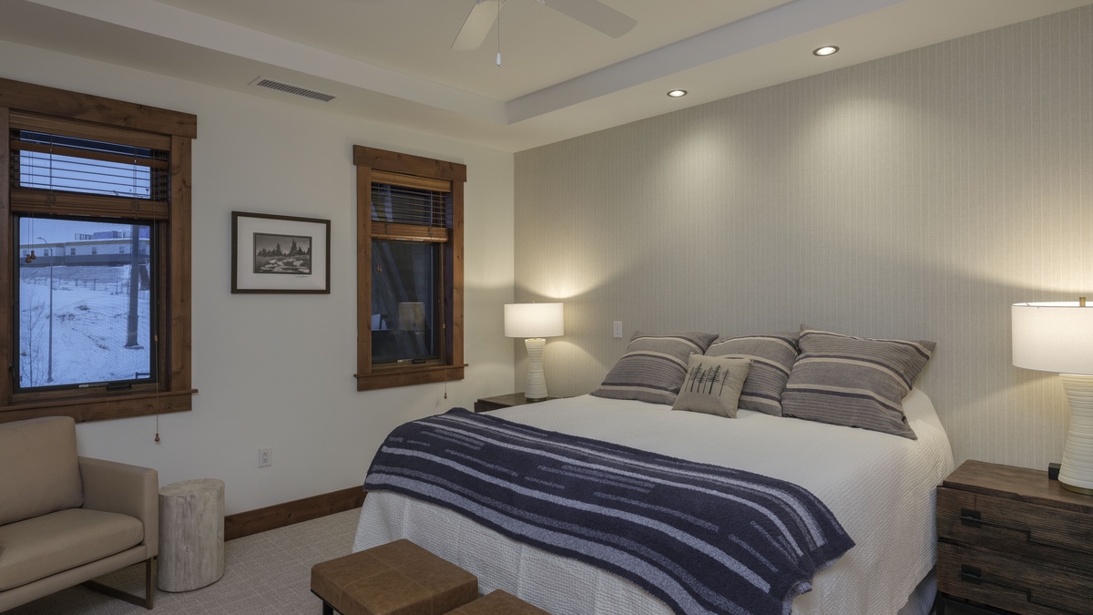 Bedroom 1, Main Level - Primary king bedroom