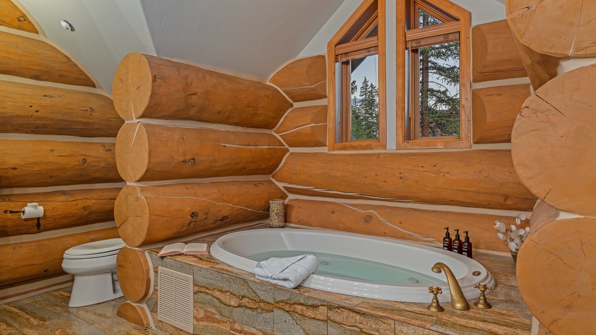 Bedroom 1, Upper Level - Primary king ensuite with soaking tub