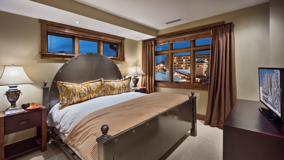 Bedroom 2, Main Level - King suite