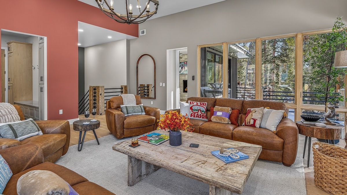 Great Room, Main Level - Fireplace and spacious seating area, perfect for groups