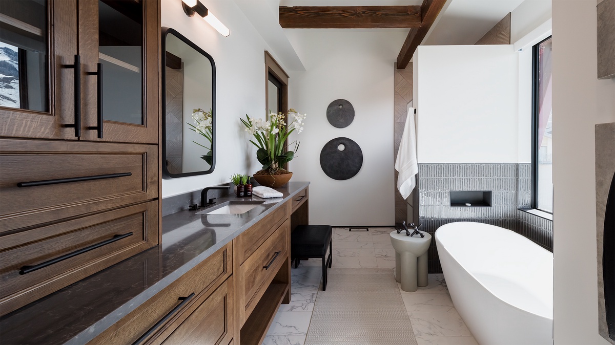 Bedroom 1, Main Level - Ensuite bathroom with soaking tub and double vanity