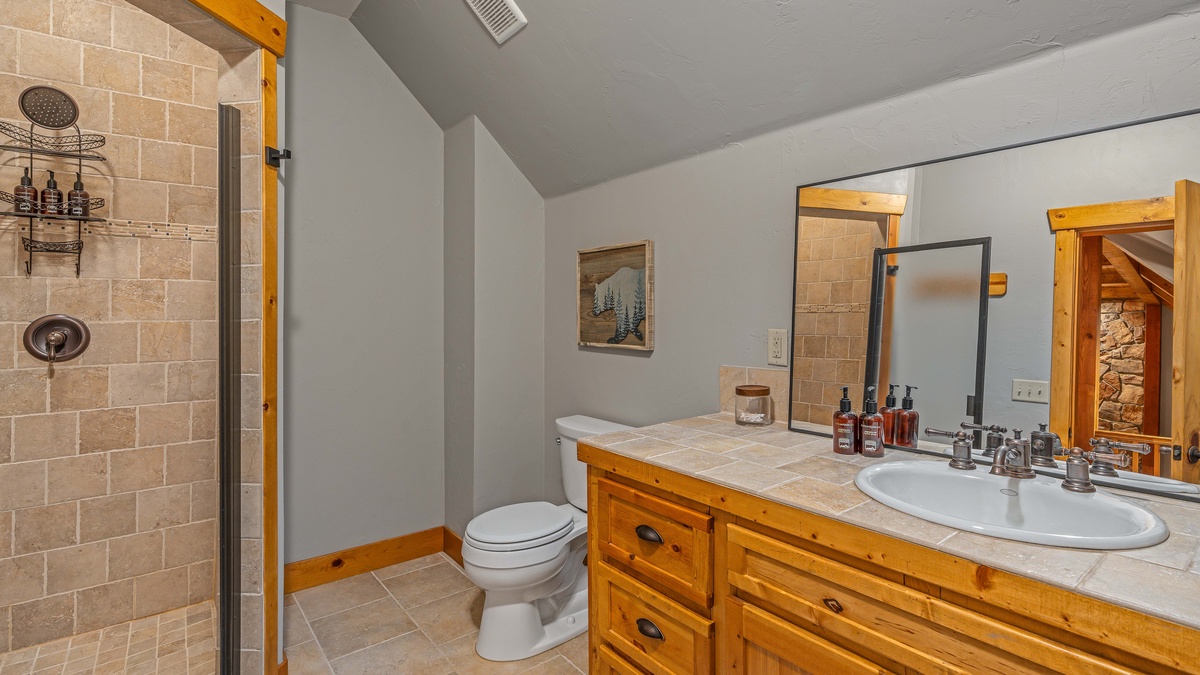 Shared hall bath 4 on upper level