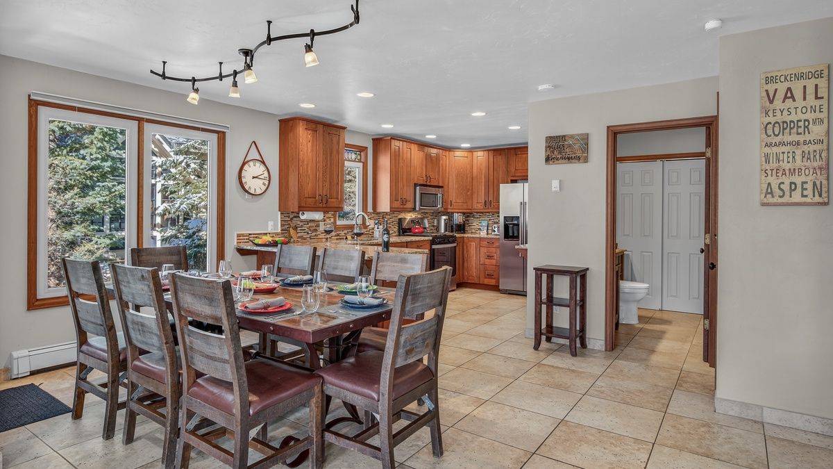 Dining Area, Main level