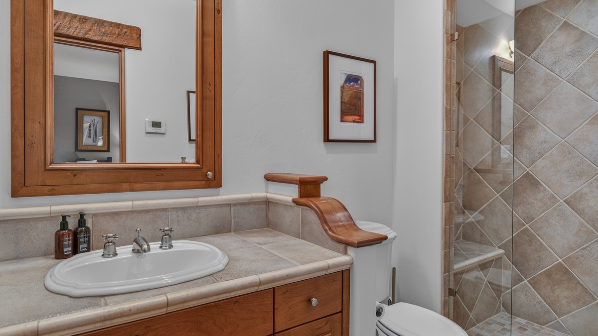 Bedroom 2, Lower Level - Ensuite