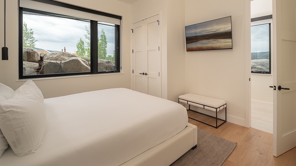 Bedroom 3, Lower Level - King suite