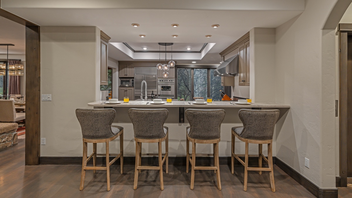 Kitchen breakfast bar seating