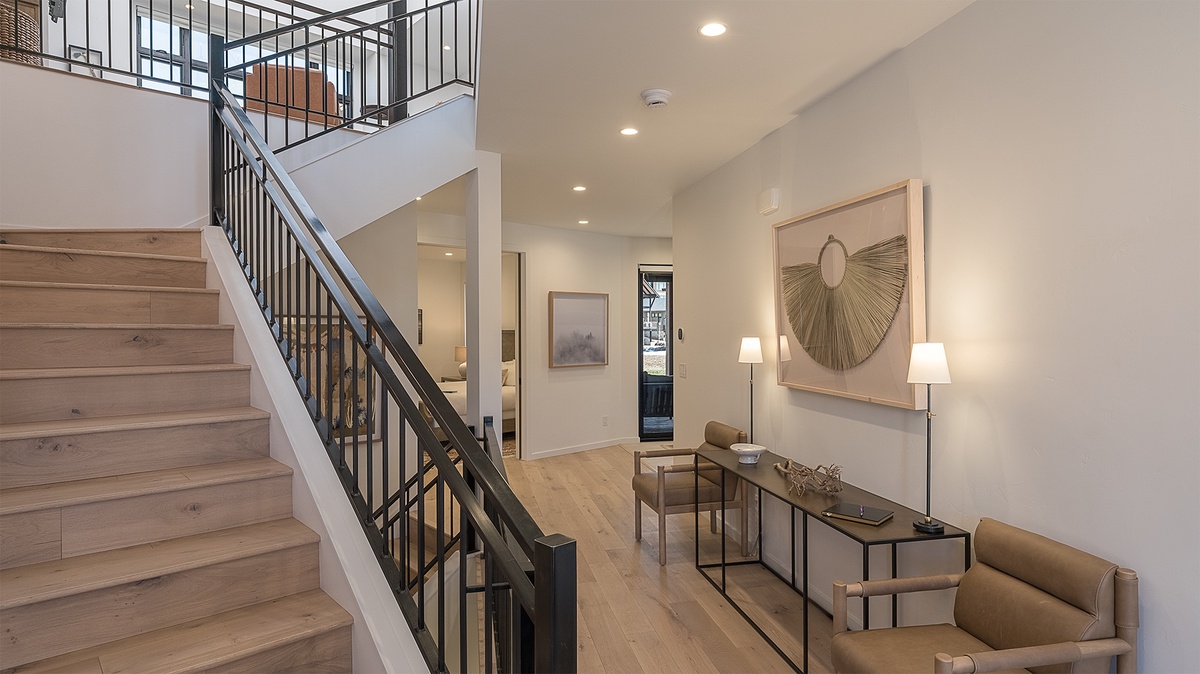 Entry Area, Main Level