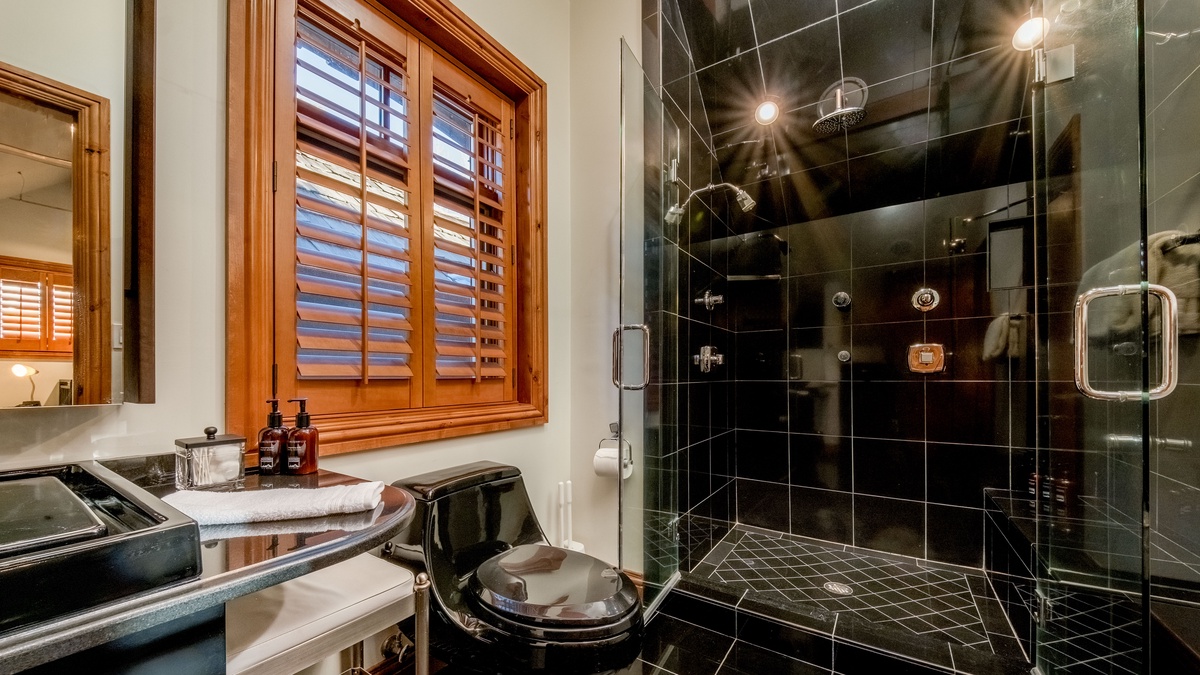 Bedroom 4, Upper Level - Ensuite