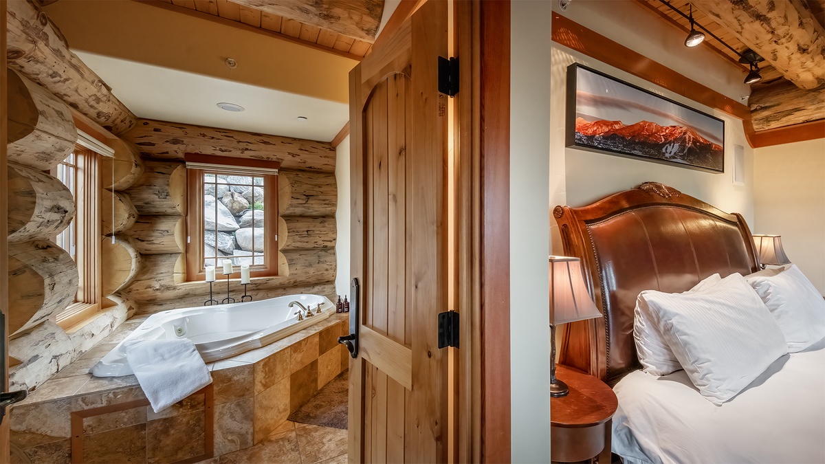 Primary ensuite jacuzzi tub